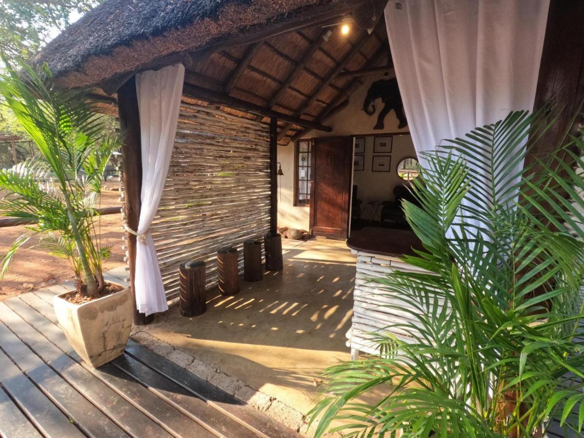 South Safari Lodge Марлот Парк Екстериор снимка