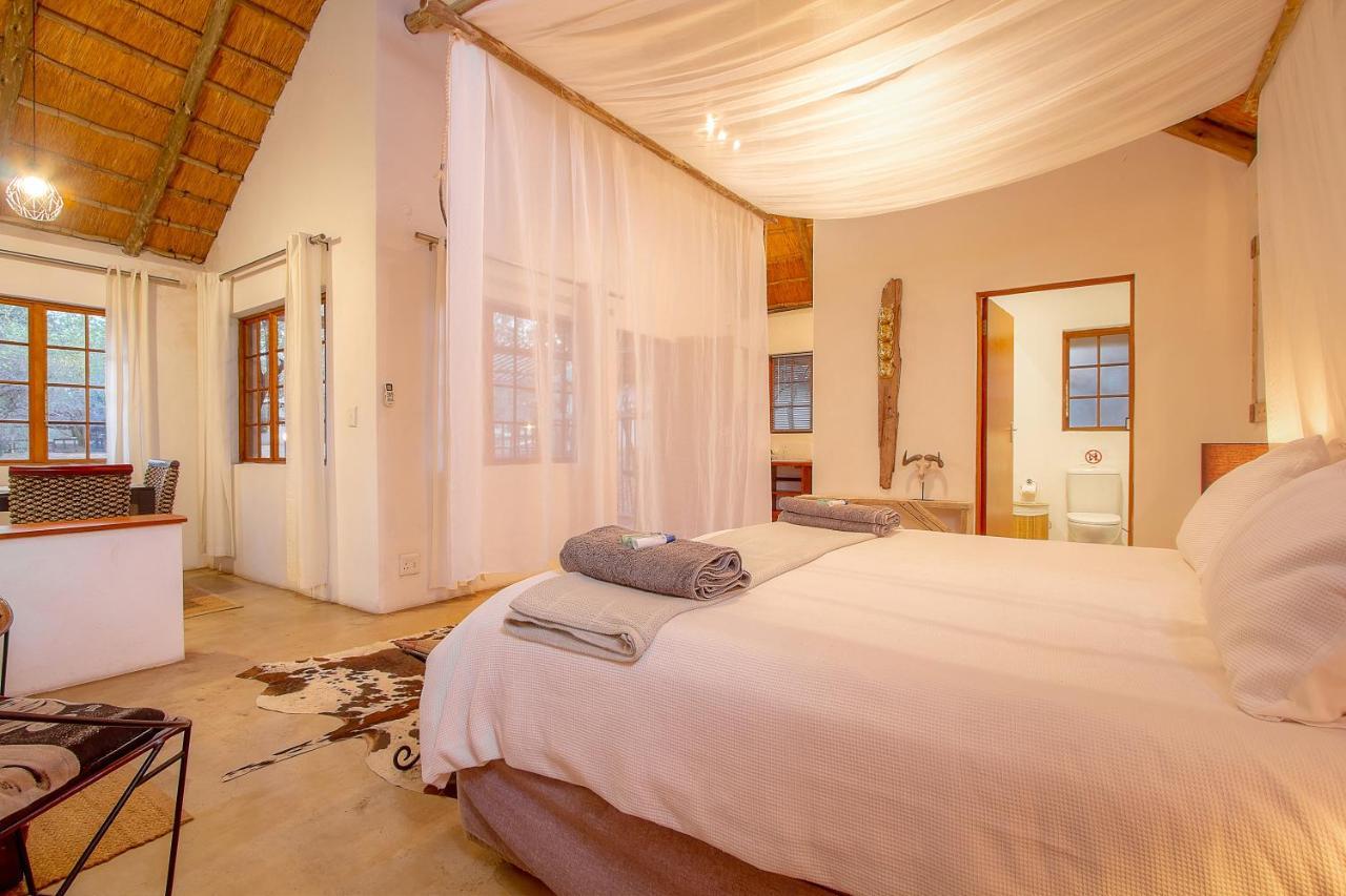 South Safari Lodge Марлот Парк Екстериор снимка