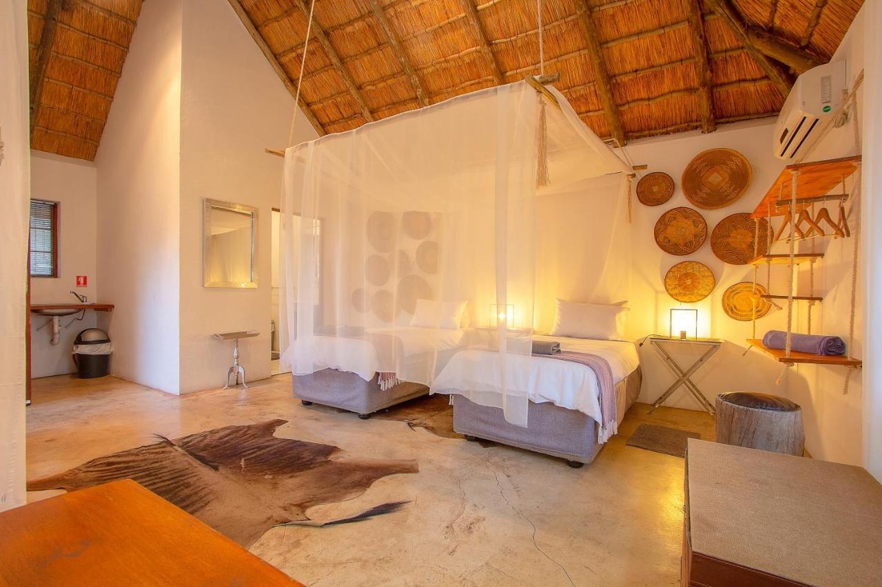 South Safari Lodge Марлот Парк Екстериор снимка